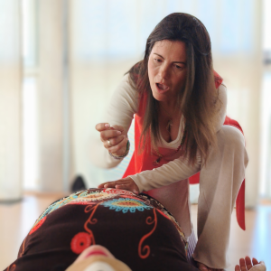MELY ACTIVANDO LA KUNDALINI